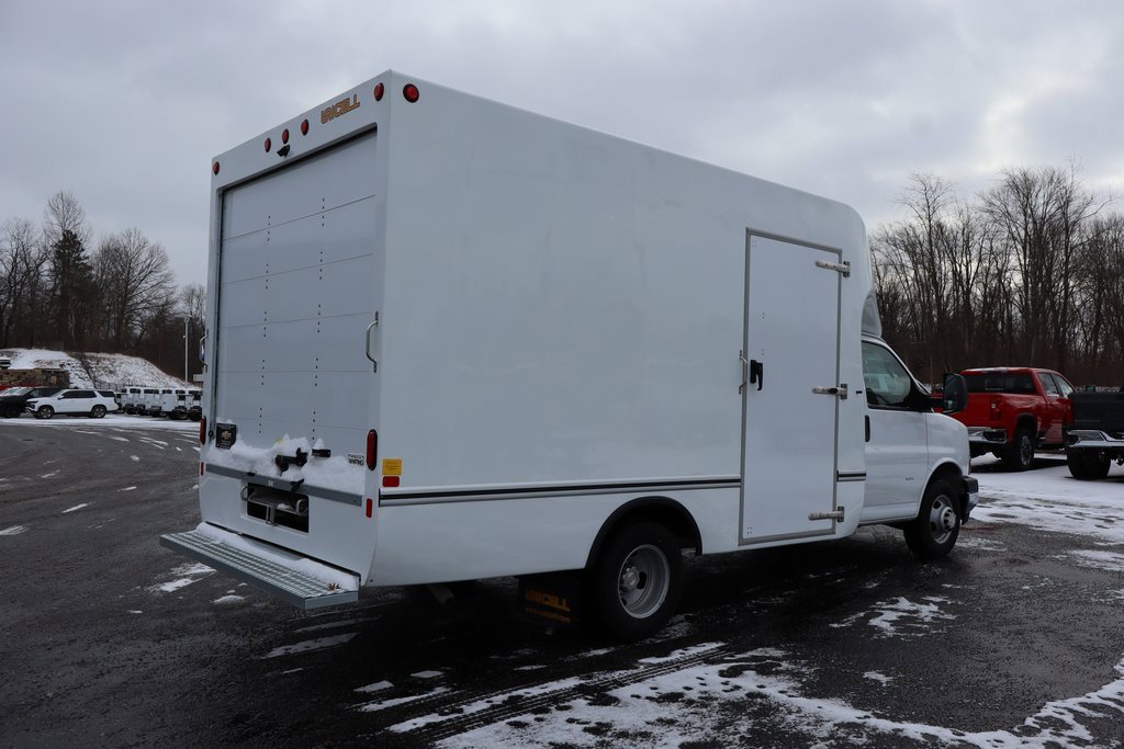 New 2025 Chevrolet Express 3500 w/ Power Convenience Package image 9