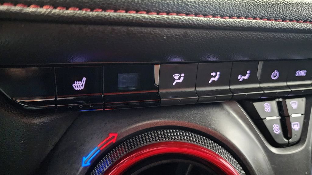 Used 2019 Chevrolet Blazer RS w/ Sun and Wheels Package AWD/4WD image 41