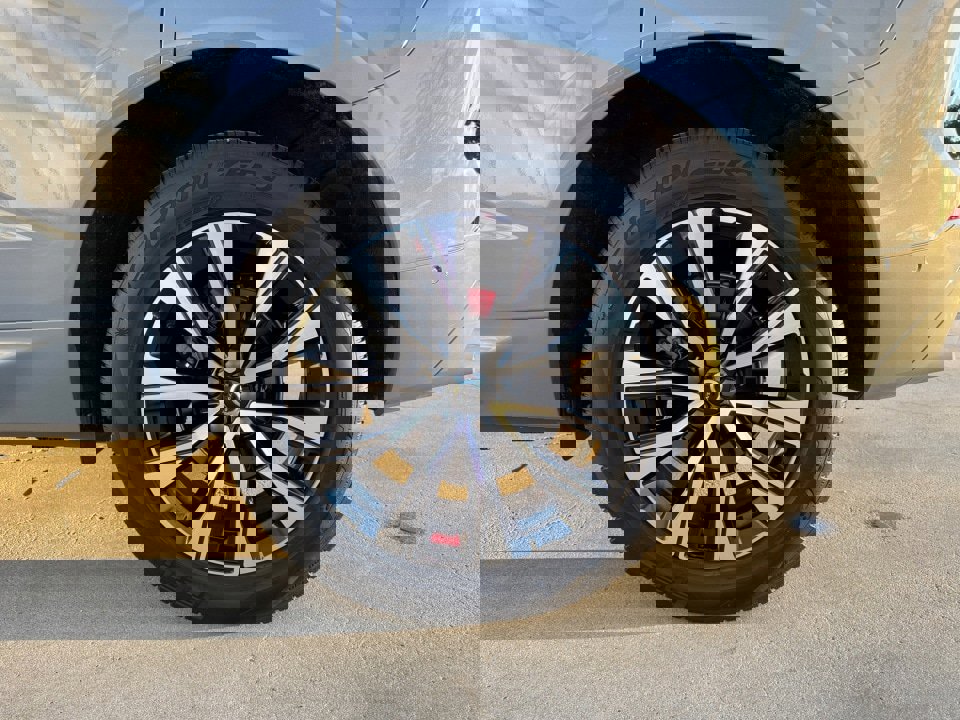 Certified 2024 Volvo XC60 B5 Plus w/ Climate Package image 22