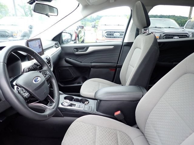 Used 2022 Ford Escape SE w/ SE Sport Appearance Package AWD/4WD image 16