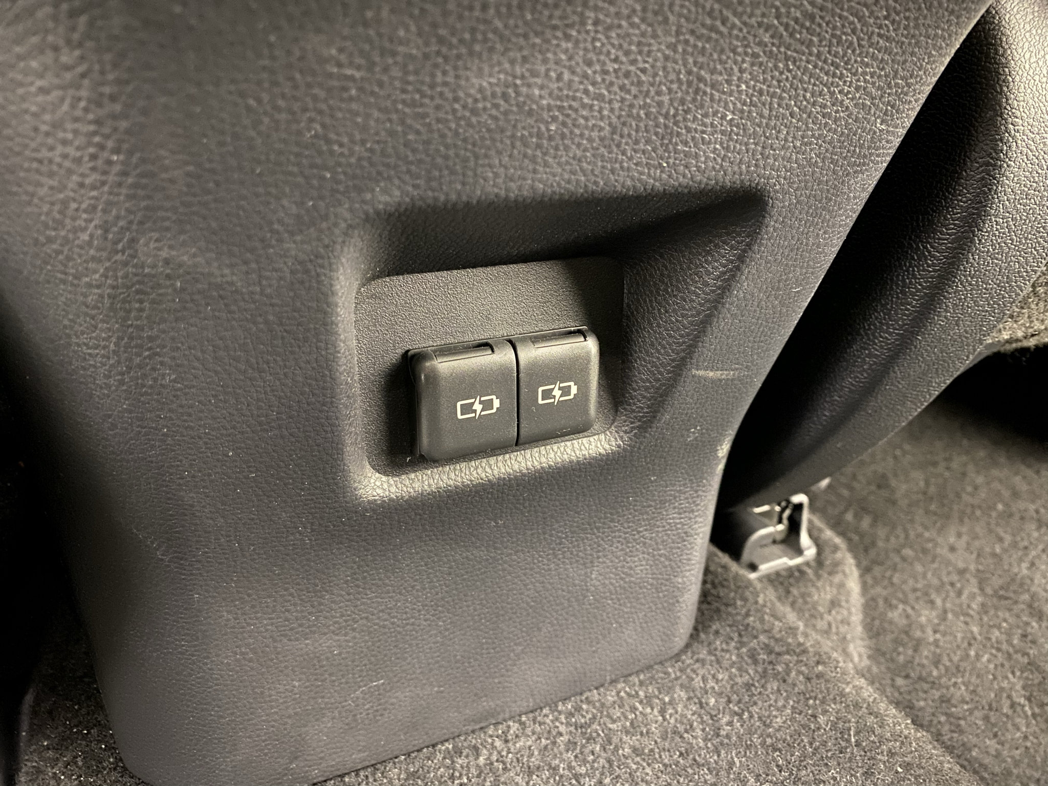 Used 2025 Toyota RAV4 XLE FWD image 23