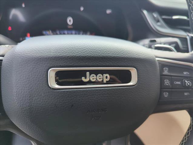 Used 2022 Jeep Grand Cherokee Limited AWD/4WD image 27