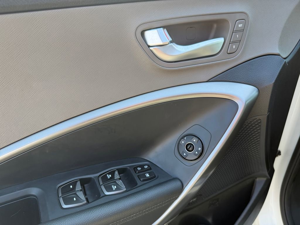 Used 2019 Hyundai Santa Fe XL image 11