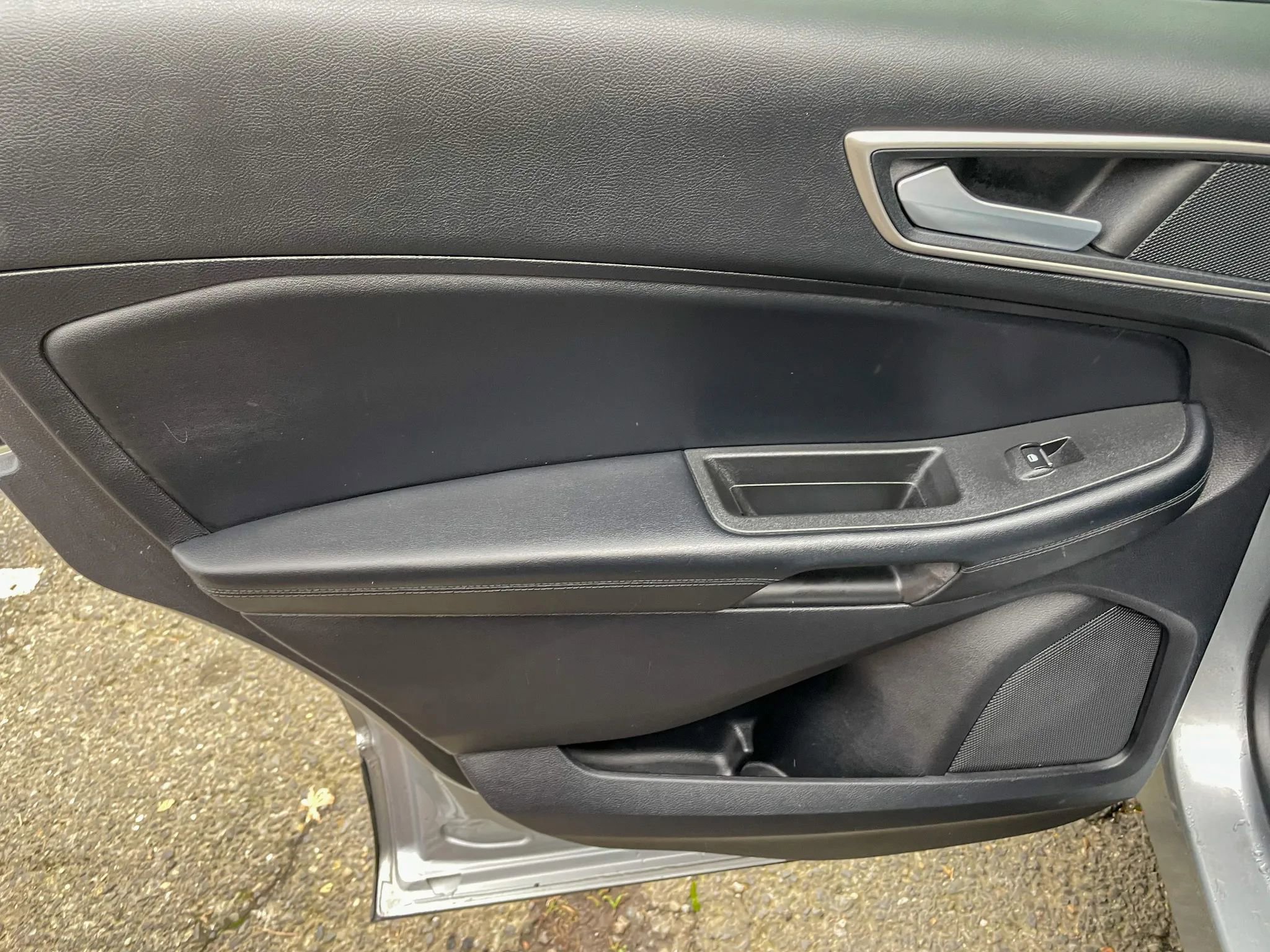 Used 2021 Ford Edge SEL w/ Cargo Accessory Package image 28