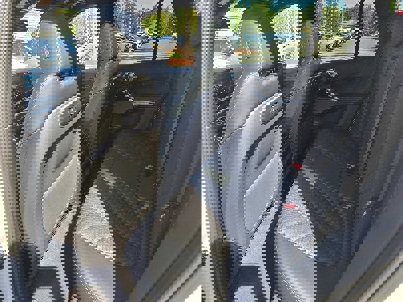 Certified 2025 BMW X5 xDrive50e w/ Premium Package image 7