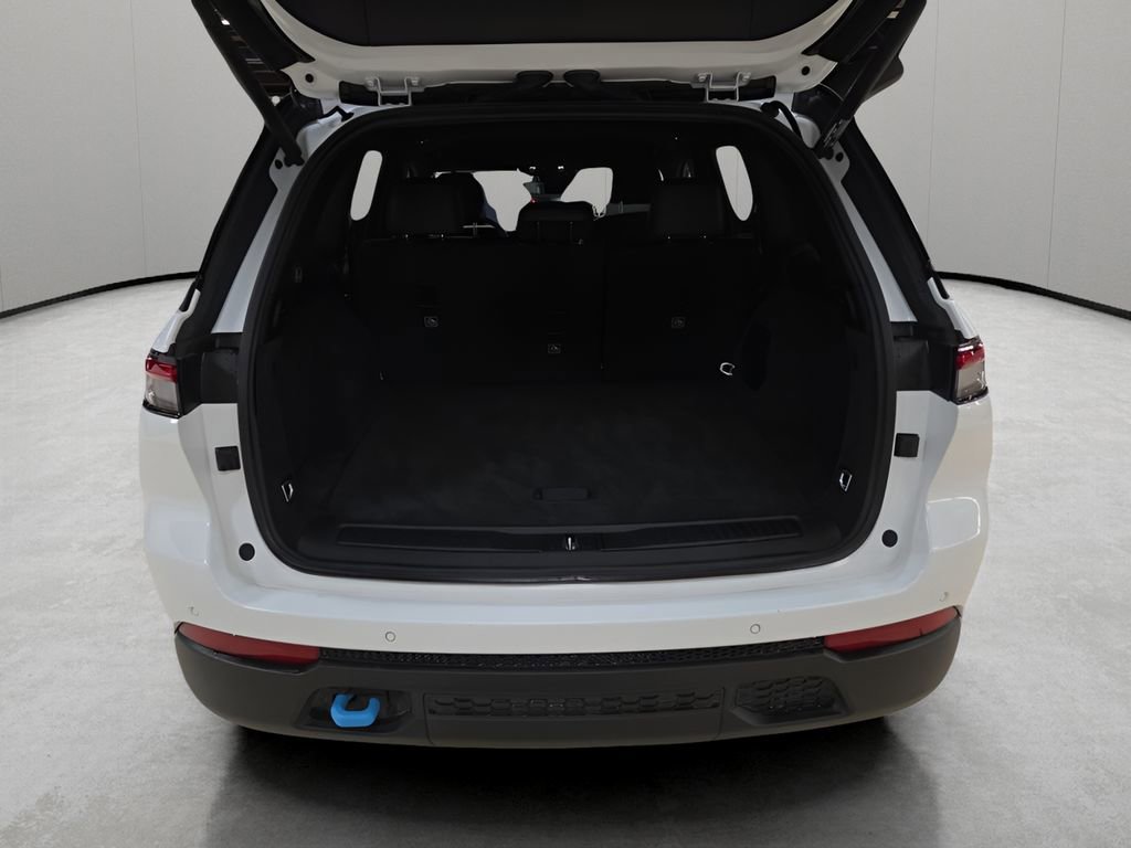 Used 2025 Jeep Grand Cherokee Trailhawk image 21