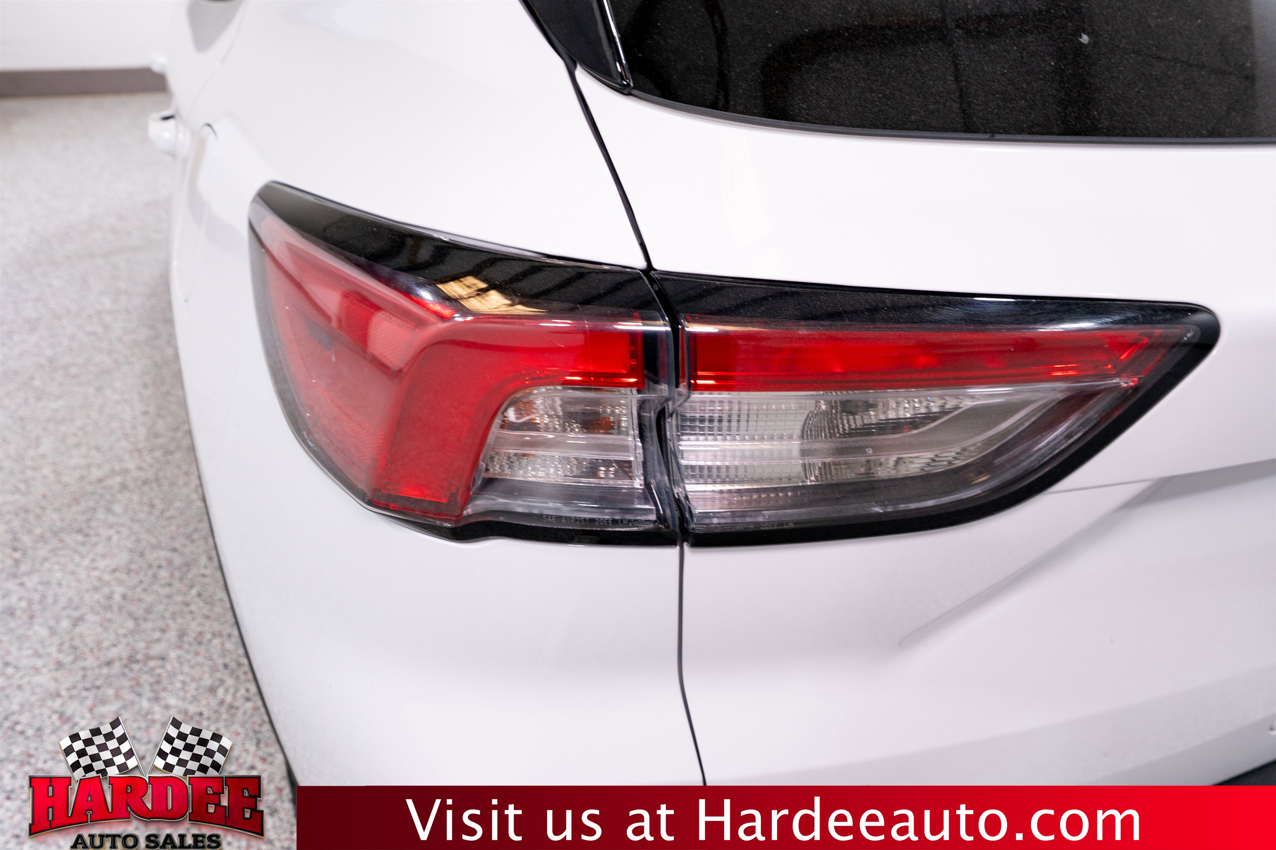 Used 2020 Ford Escape SEL image 9