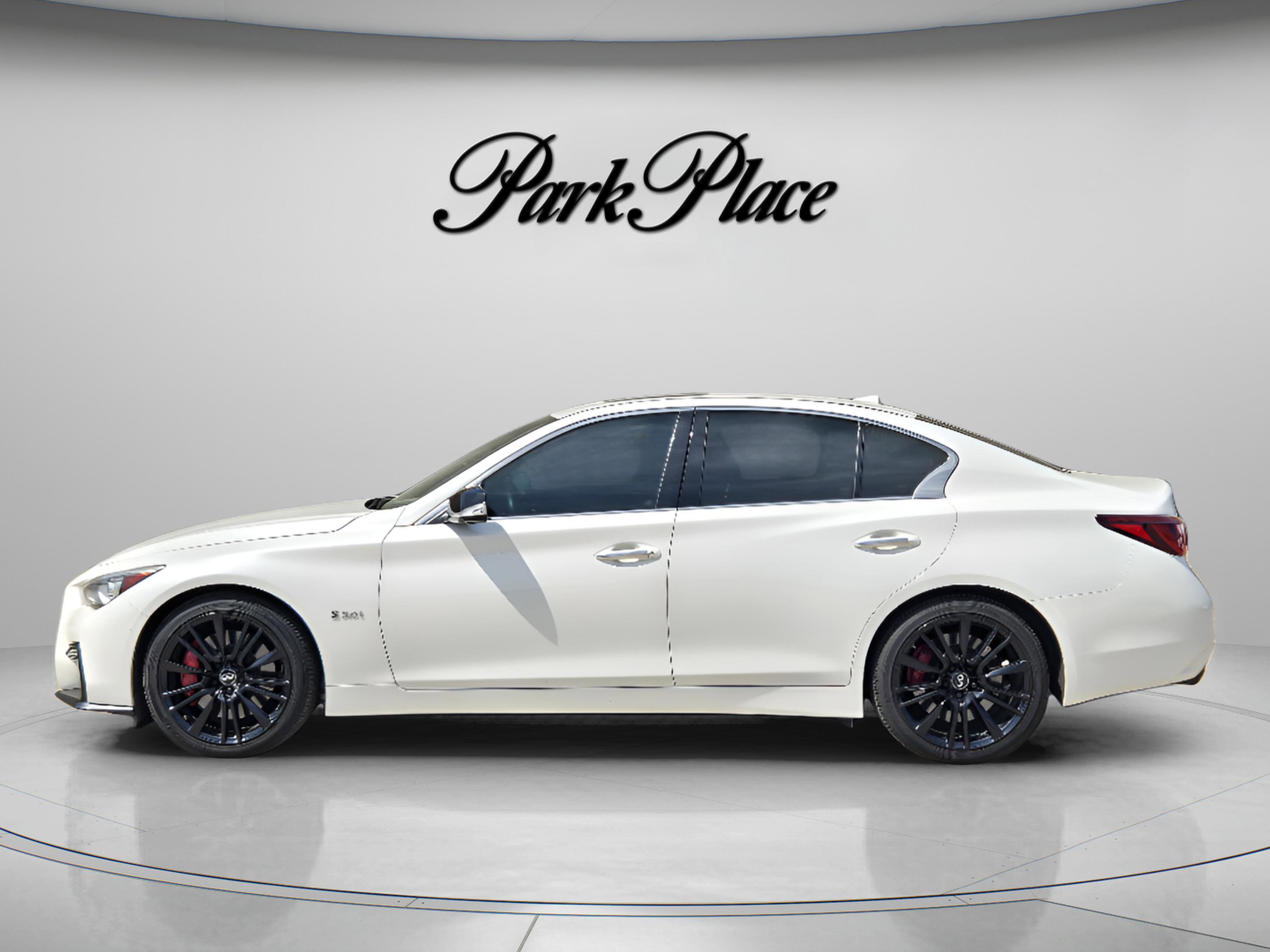 Used 2018 INFINITI Q50 Red Sport 400 w/ Sensory Package (Sport) image 3