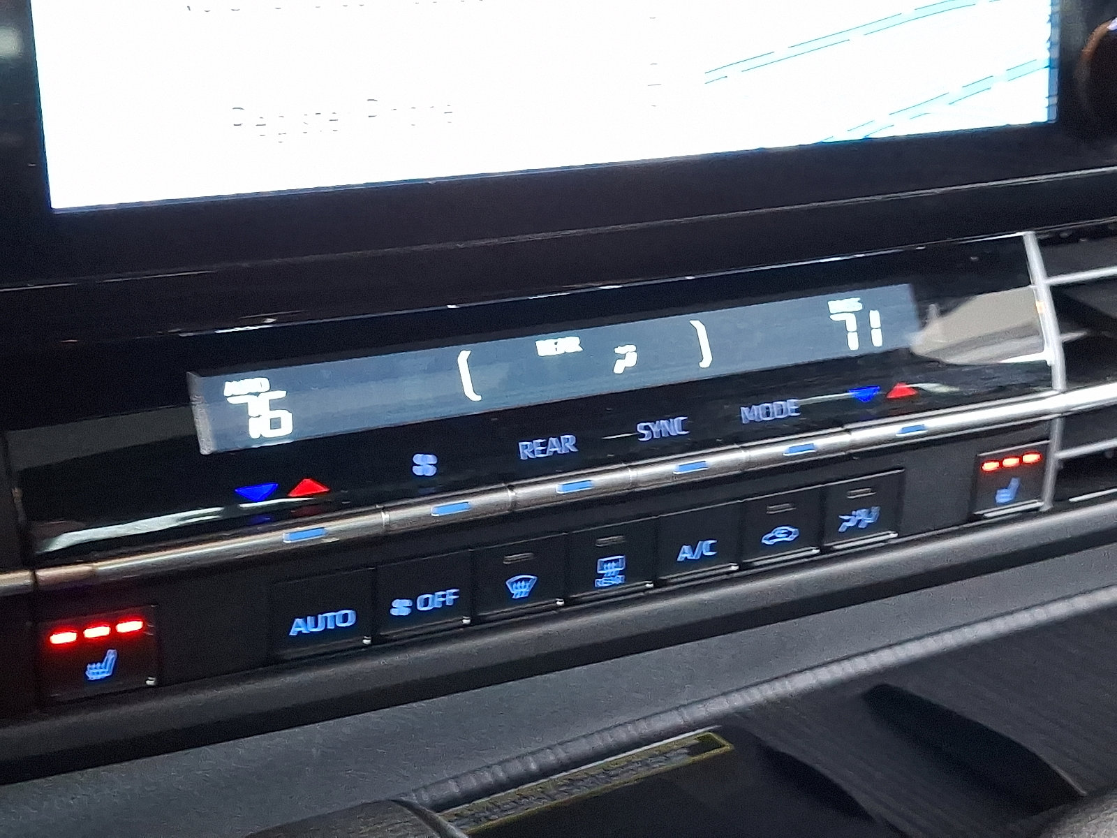 Certified 2023 Toyota Sienna XLE Woodland Edition image 17