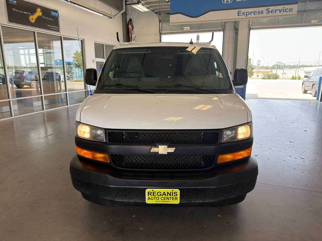 Used 2018 Chevrolet Express 2500 w/ Driver Convenience Package RWD image 8