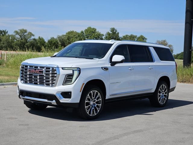 New 2026 GMC Yukon XL Denali w/ Sun & Power Step Package AWD/4WD image 2