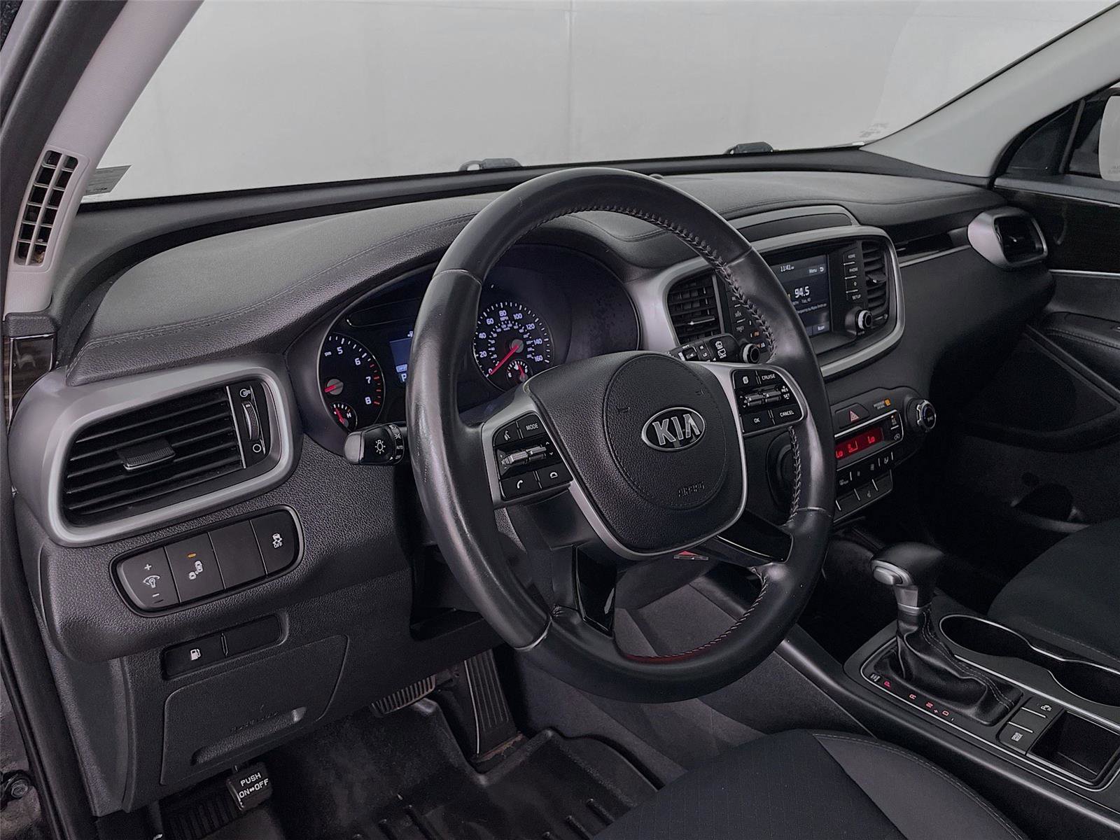 Used 2019 Kia Sorento S image 12