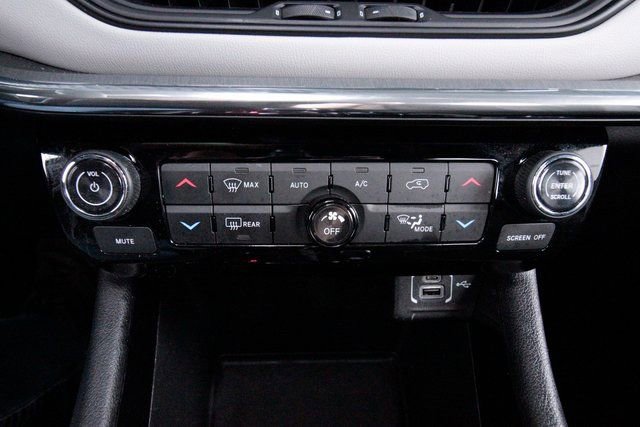 Used 2024 Jeep Compass Limited w/ Sun and Sound Group image 16