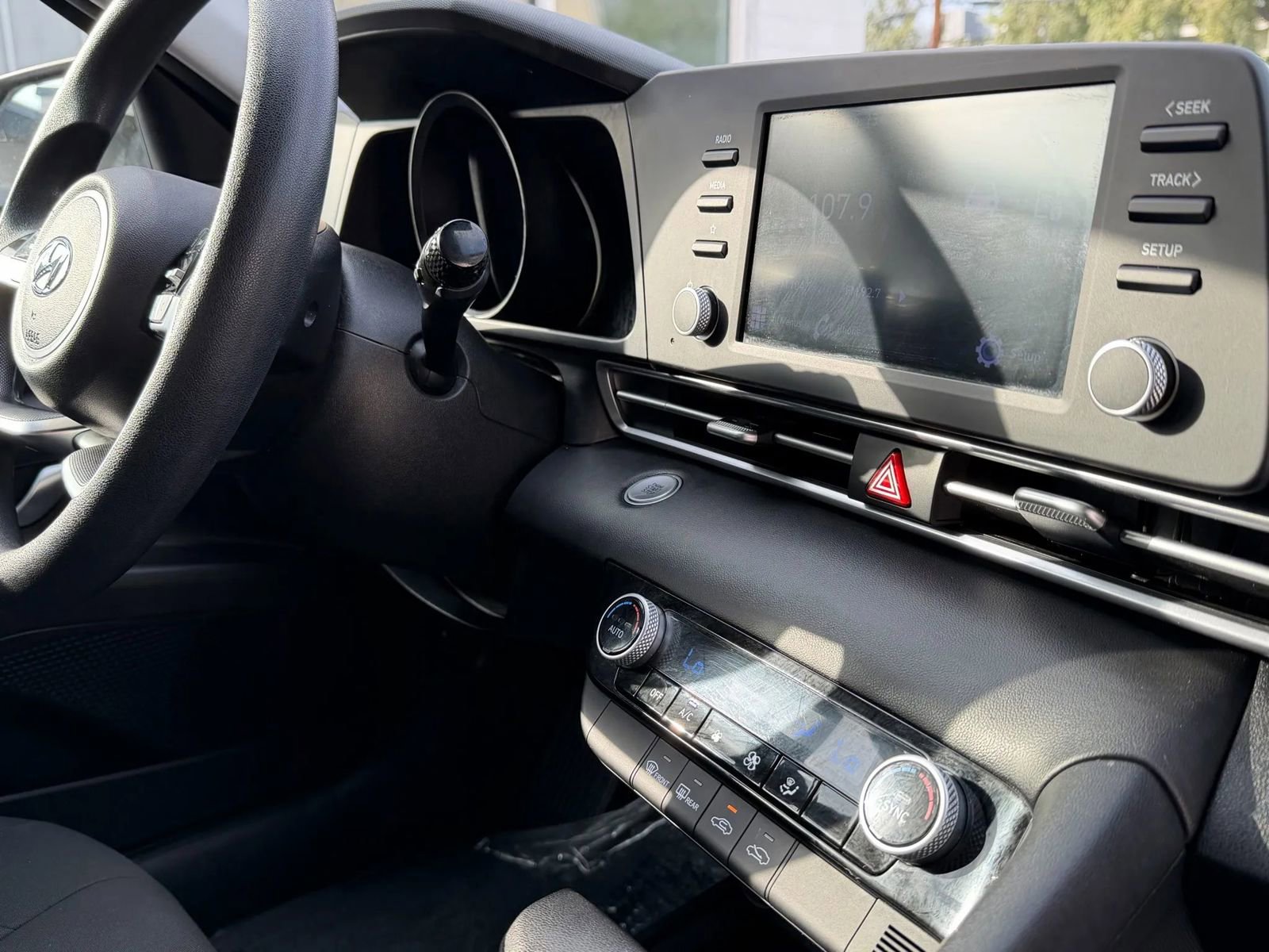 Used 2023 Hyundai Elantra SEL image 6