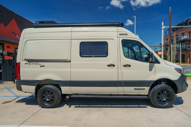 Used 2024 Mercedes-Benz Sprinter 2500 image 4