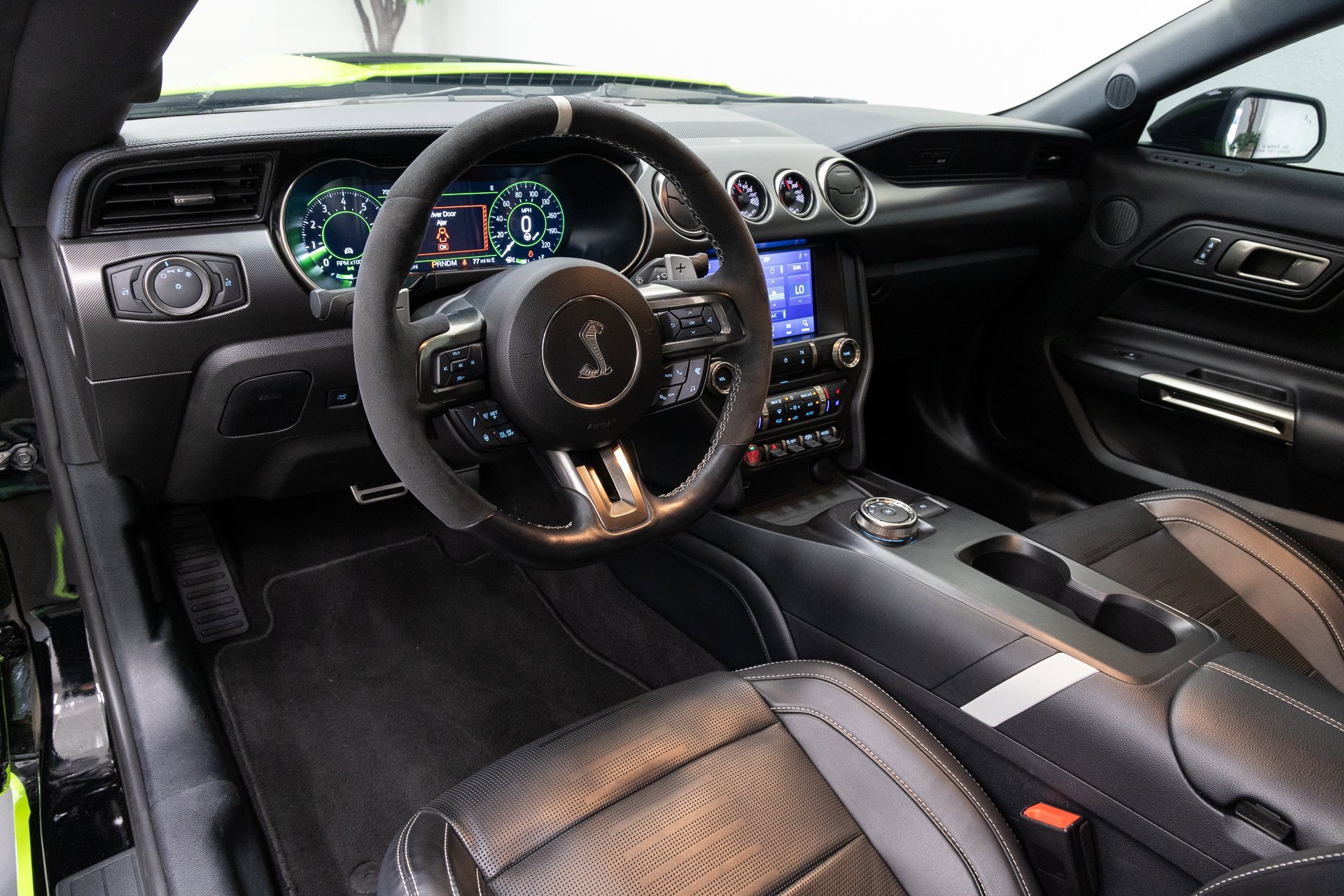 Used 2021 Ford Mustang Shelby GT500 w/ Technology Package image 6