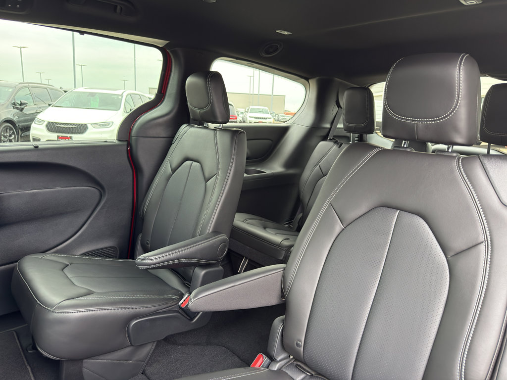 New 2026 Chrysler Pacifica Select FWD image 30