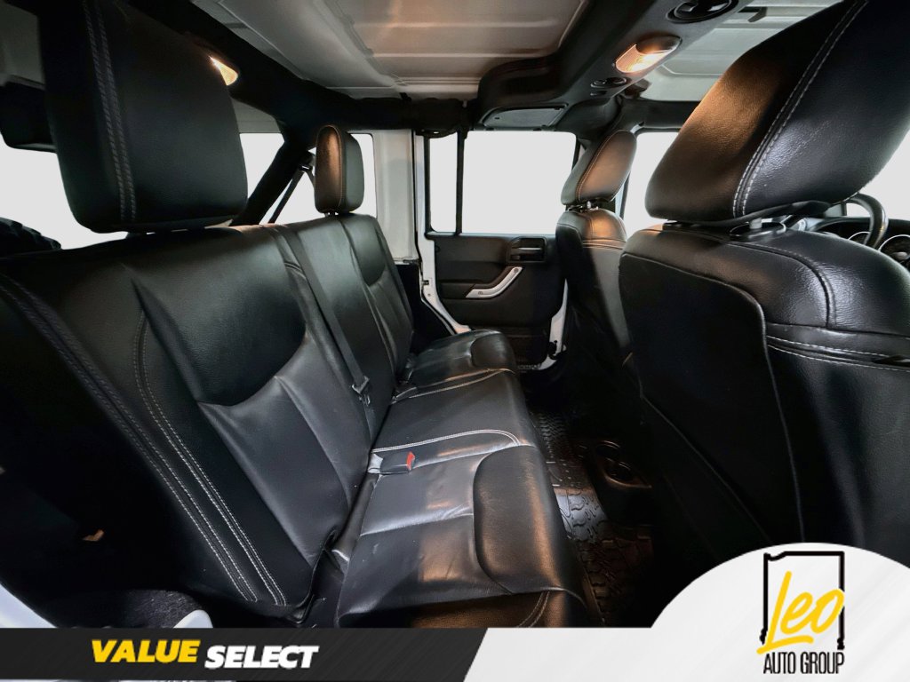 Used 2015 Jeep Wrangler Unlimited Rubicon AWD/4WD image 26