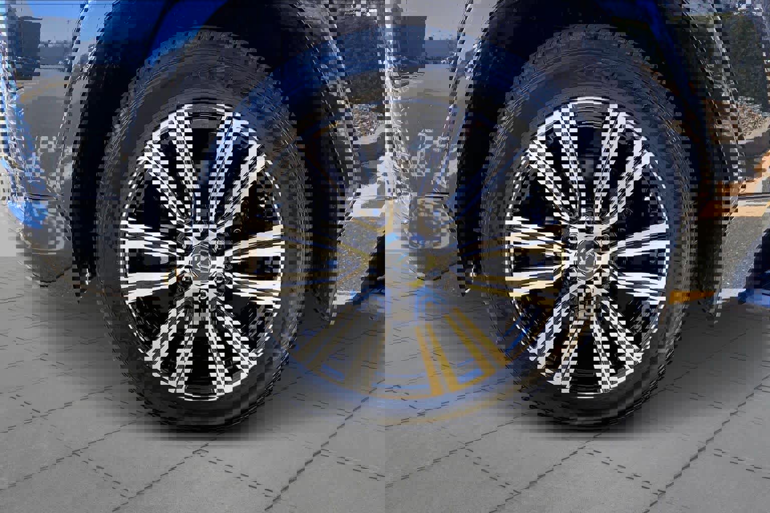 Used 2024 Lexus LX 600 4WD w/ Appearance Package image 11