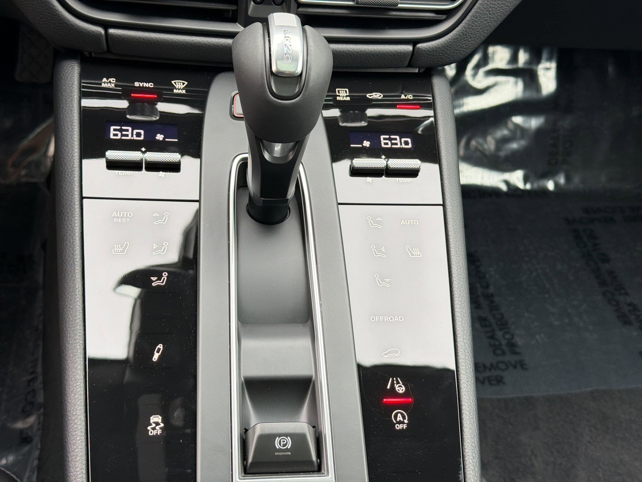 New 2026 Porsche Macan Turbo image 16