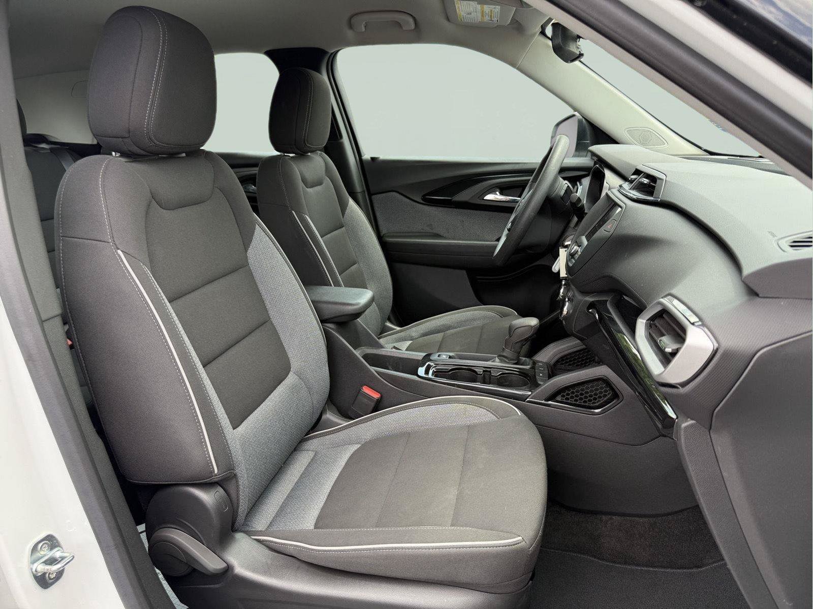 Used 2023 Chevrolet TrailBlazer LS FWD image 20
