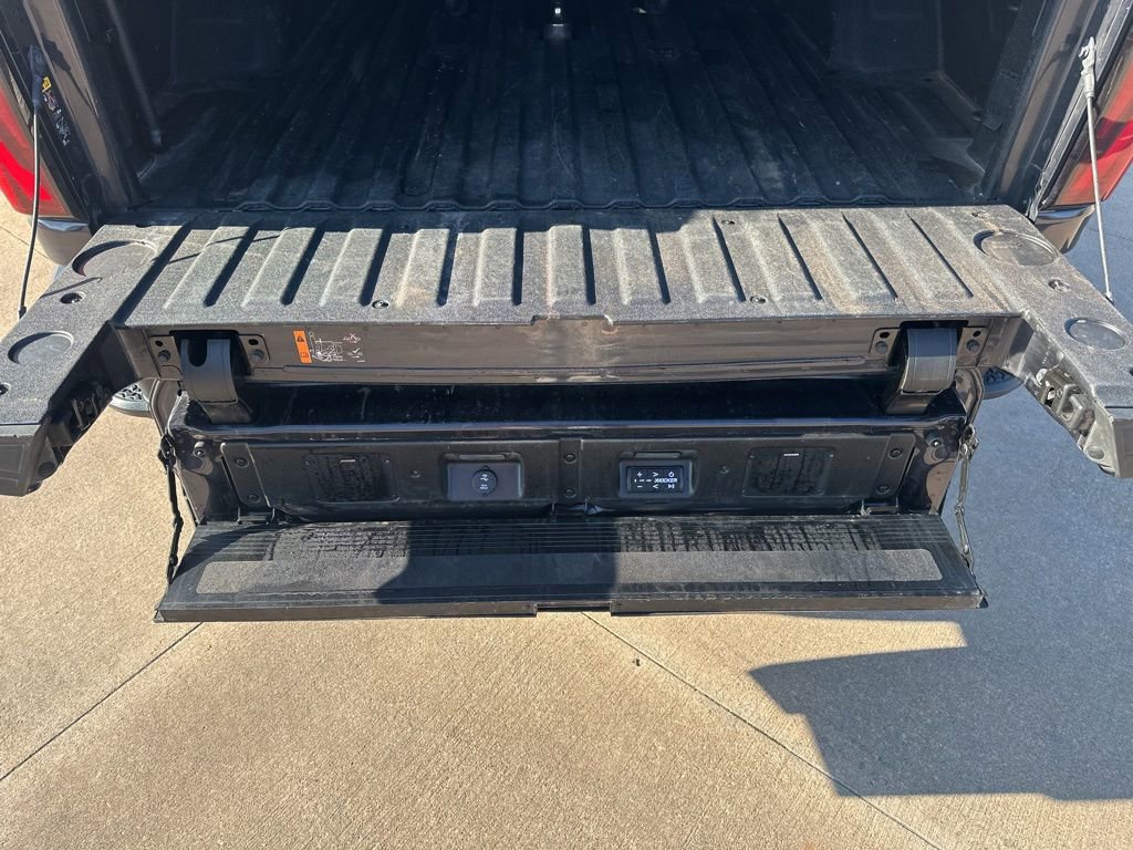 Used 2024 GMC Sierra 3500 Denali Ultimate image 39