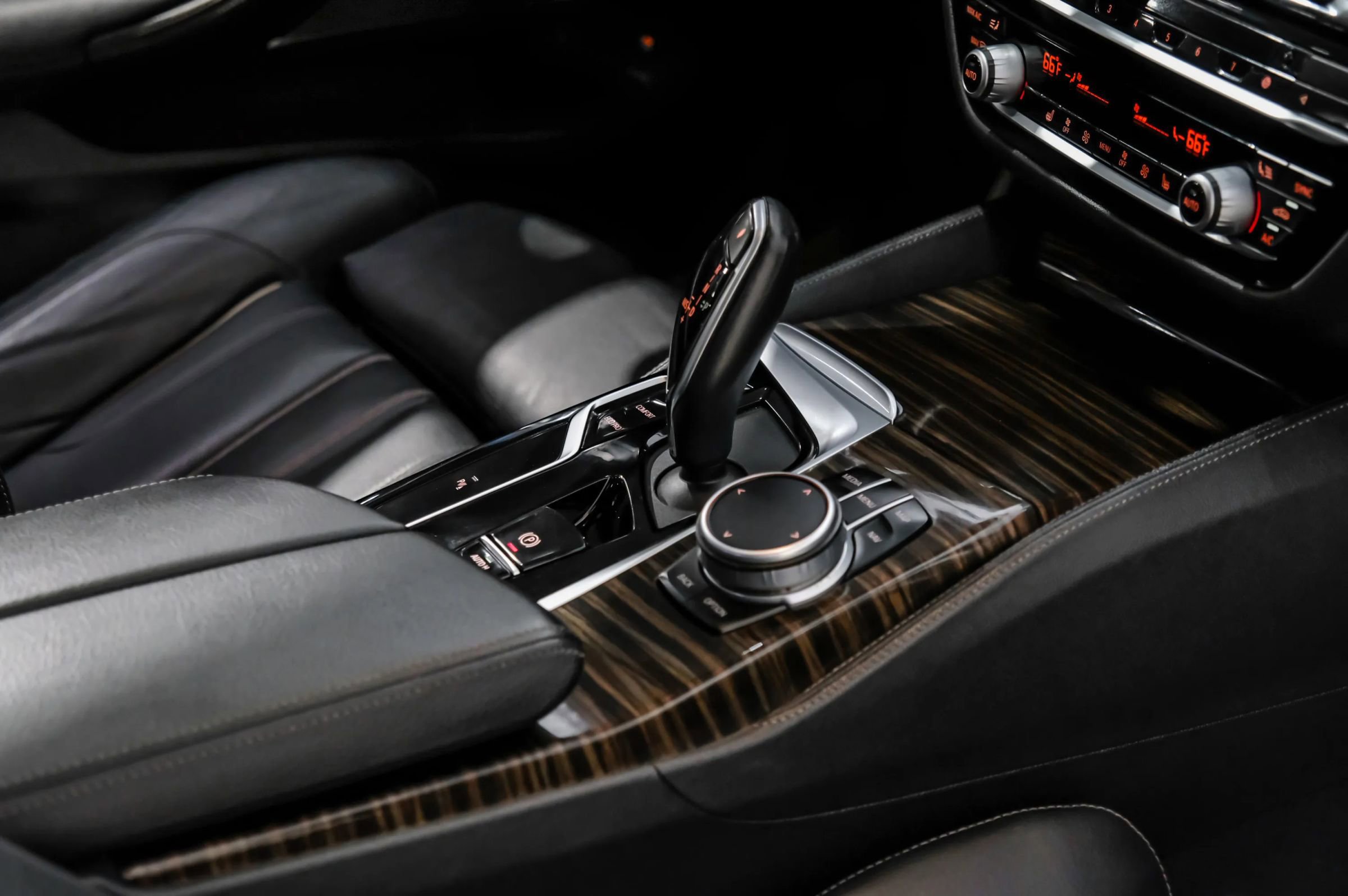 Used 2022 BMW 540i w/ M Sport Package RWD image 25