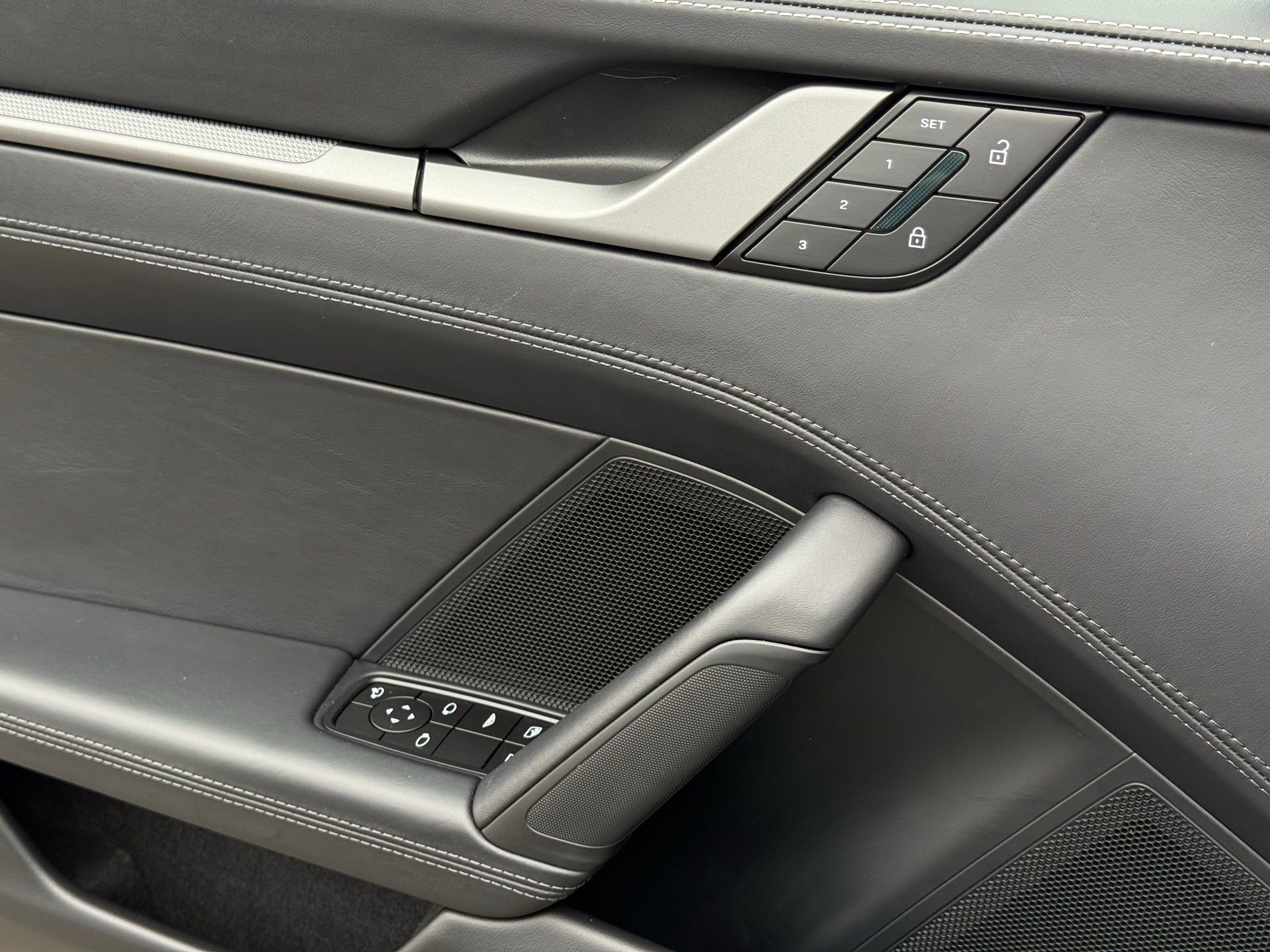 Used 2025 Porsche 911 Carrera image 29