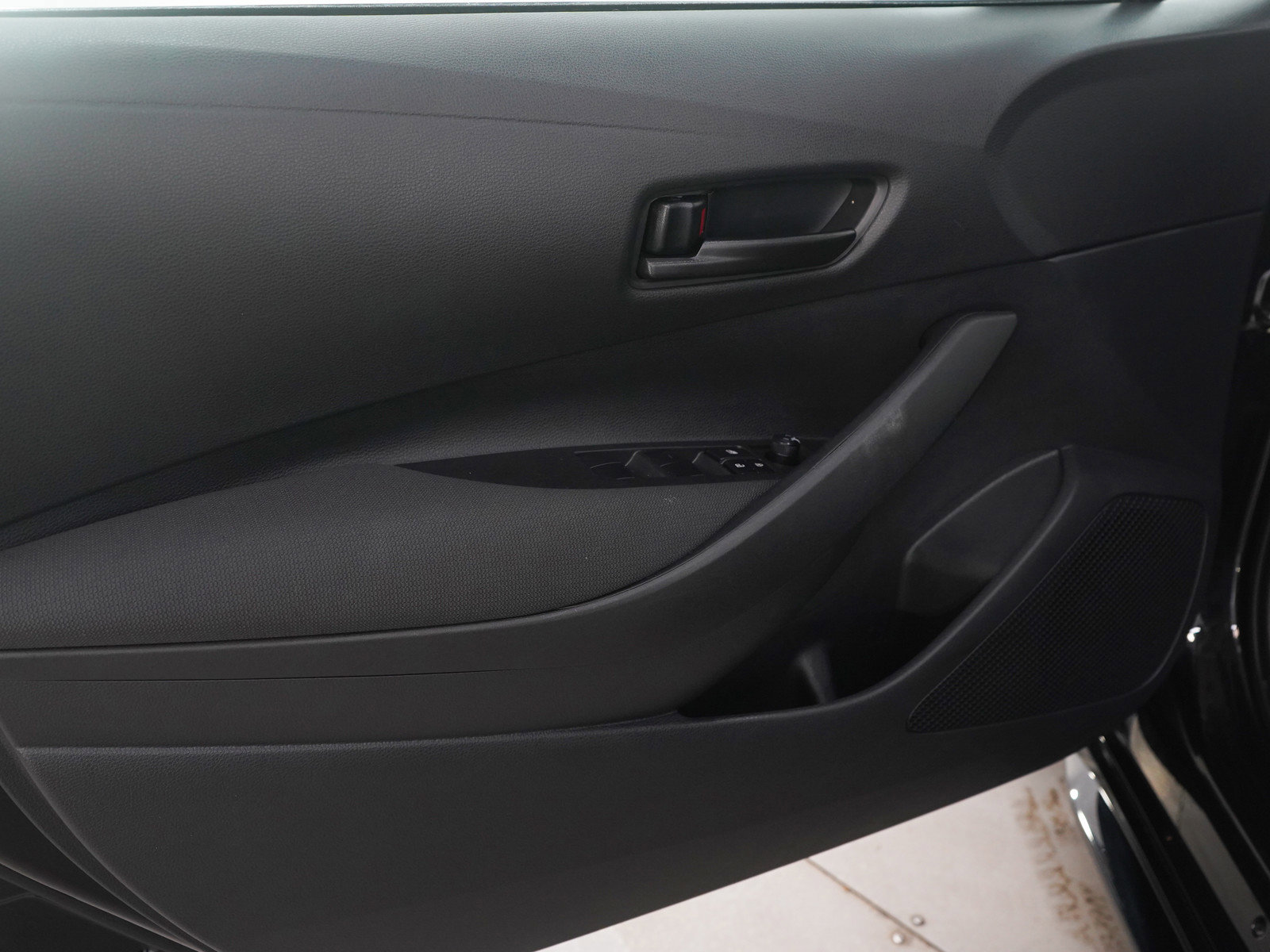 Used 2025 Toyota Corolla LE FWD image 23