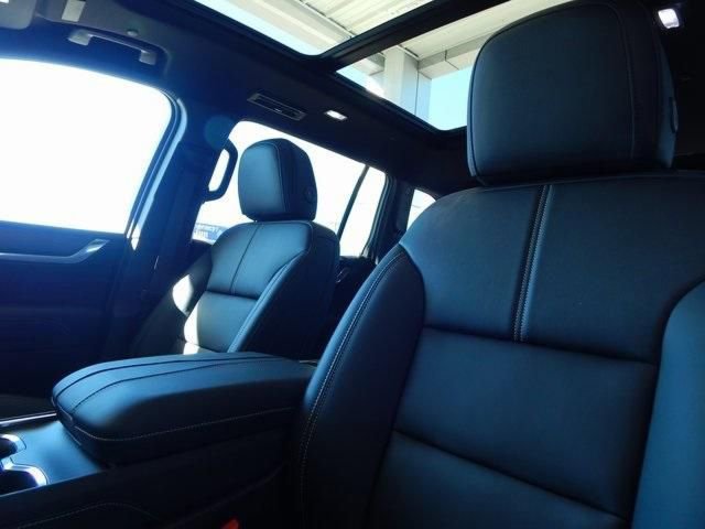 New 2026 GMC Acadia Elevation image 19