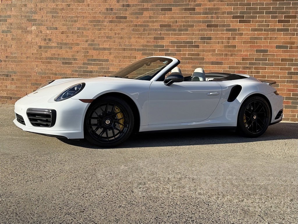 Certified 2019 Porsche 911 Turbo S image 1