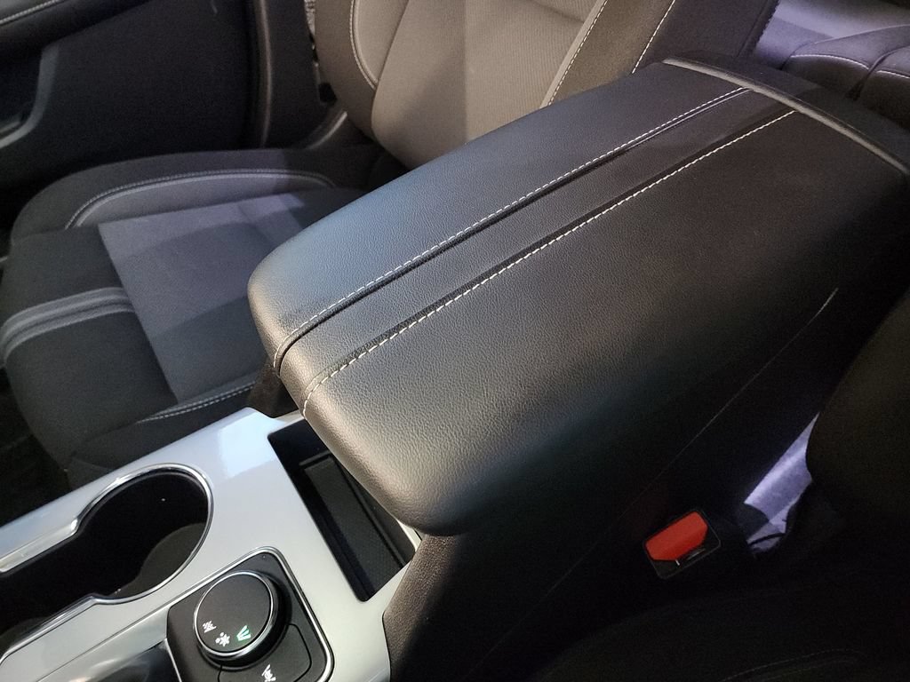 Used 2025 Chevrolet Blazer LT w/ Convenience Package FWD image 30
