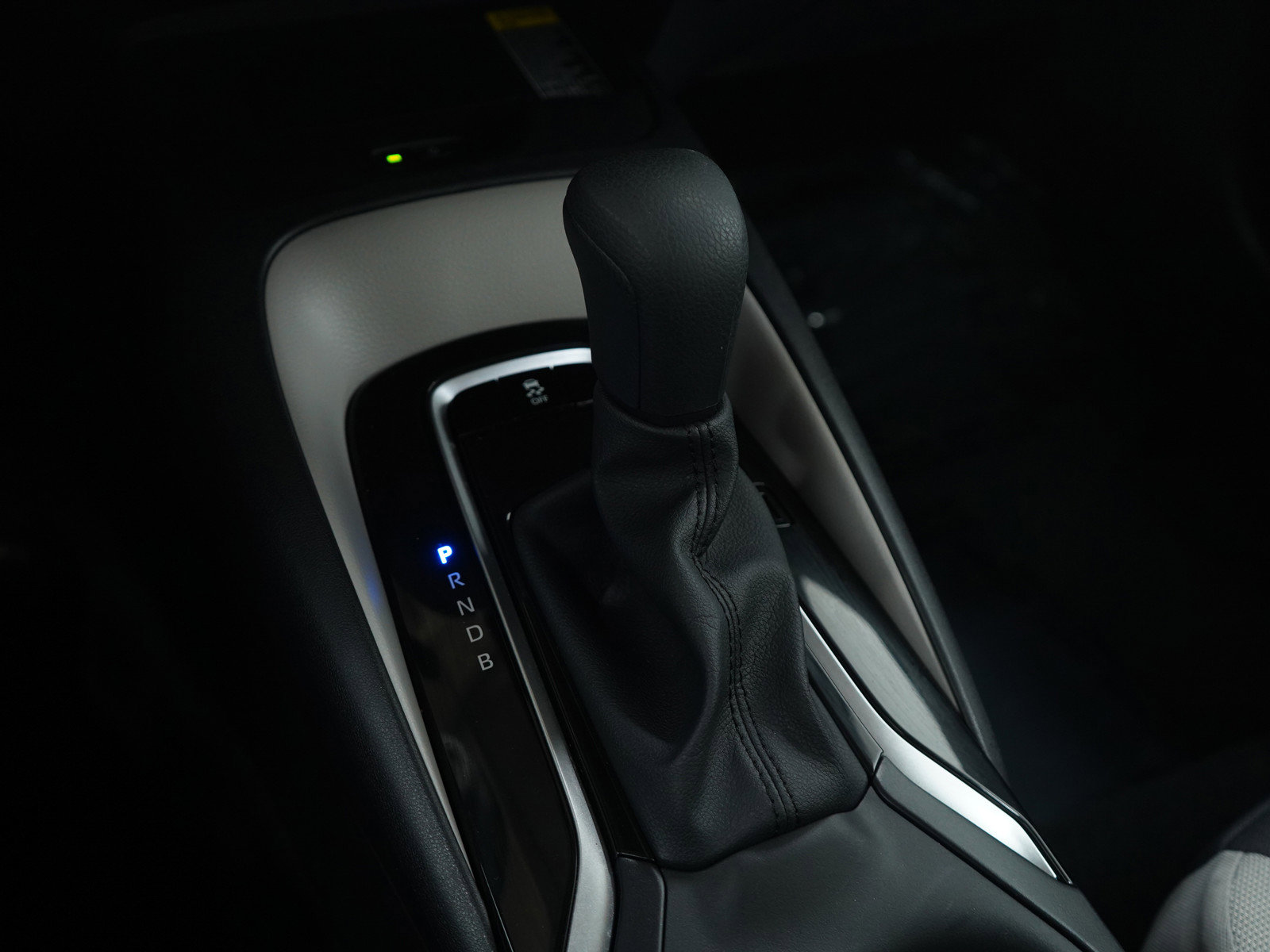 Used 2025 Toyota Corolla LE w/ LE Premium Package image 22