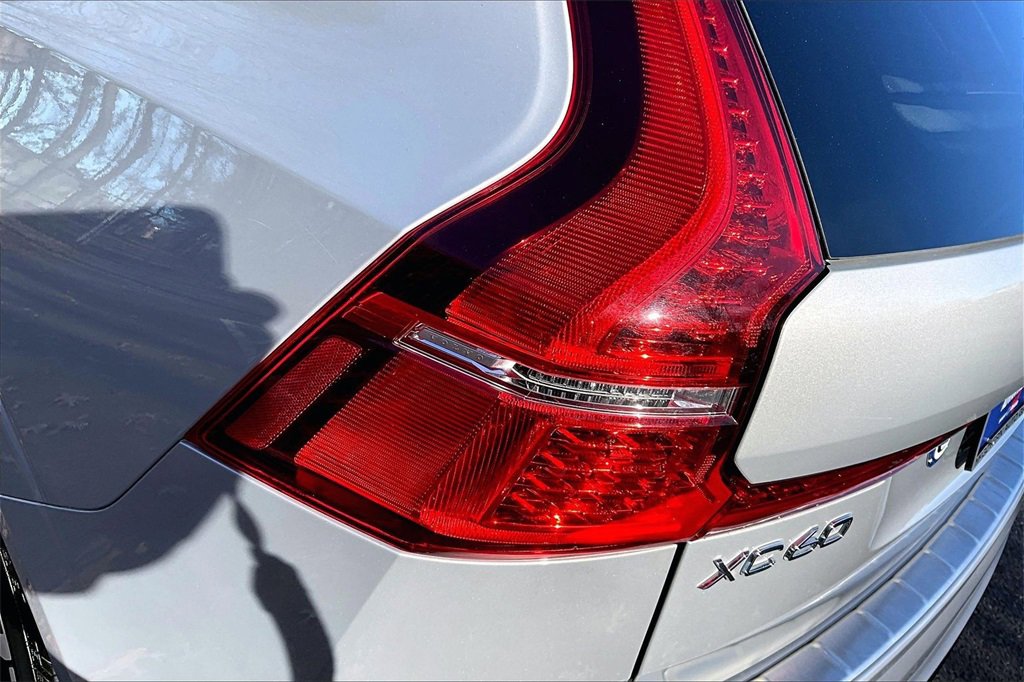 Certified 2023 Volvo XC60 B5 Plus w/ Climate Package image 22