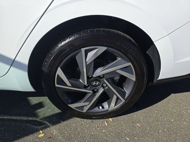 Used 2025 Hyundai Elantra Sport image 45