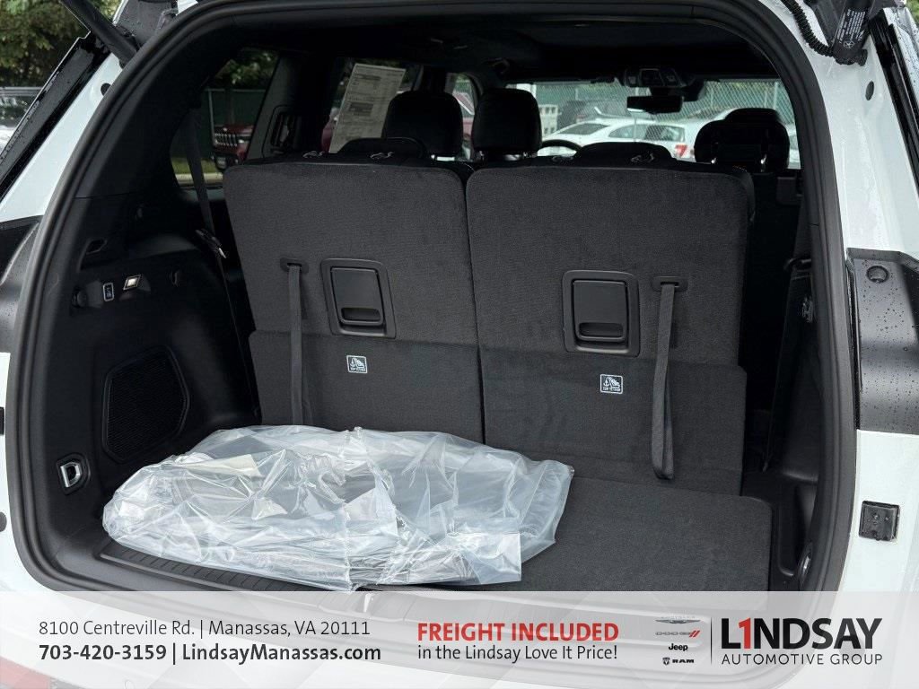 New 2025 Jeep Grand Cherokee L Limited w/ Luxury Tech Group II image 17