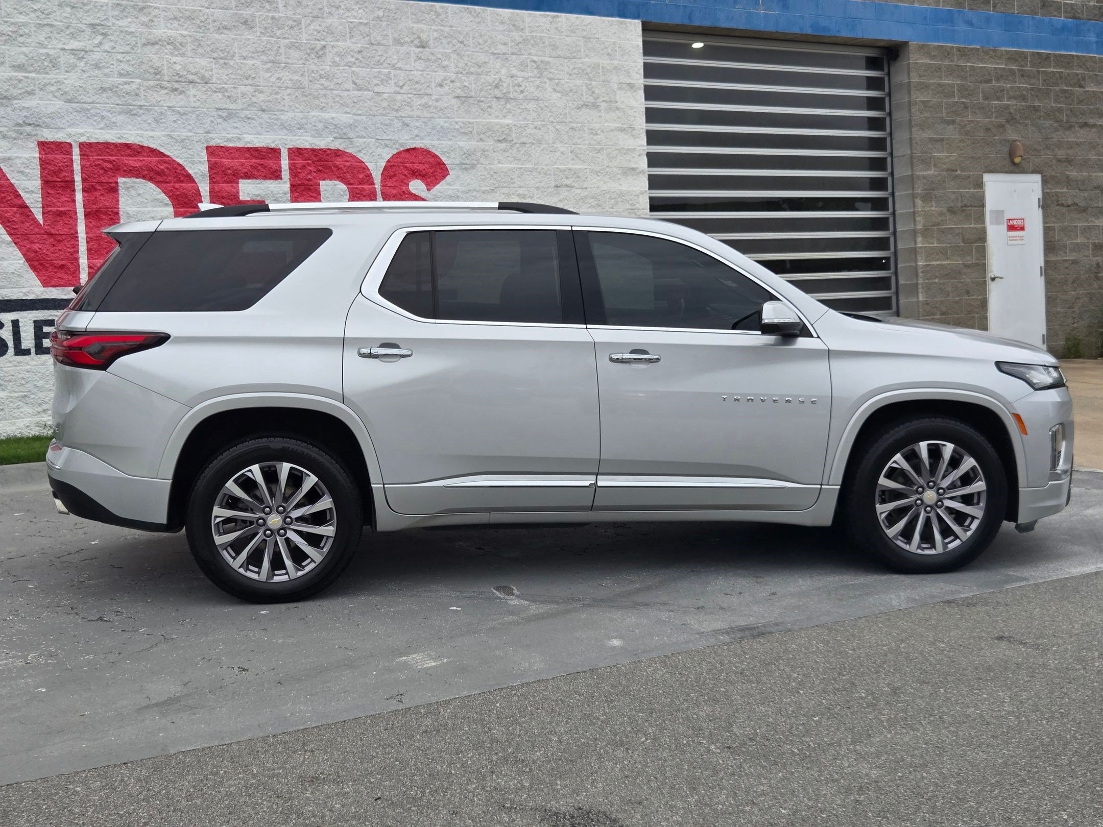 Used 2022 Chevrolet Traverse Premier AWD/4WD image 8