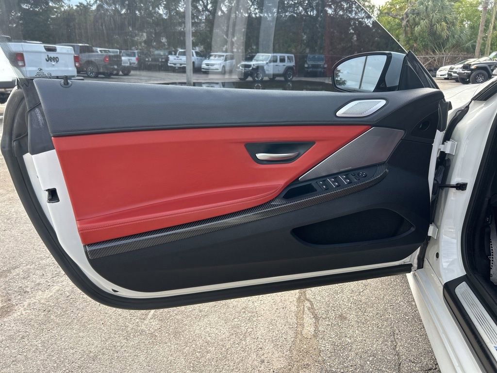 Used 2016 BMW M6 Convertible image 30