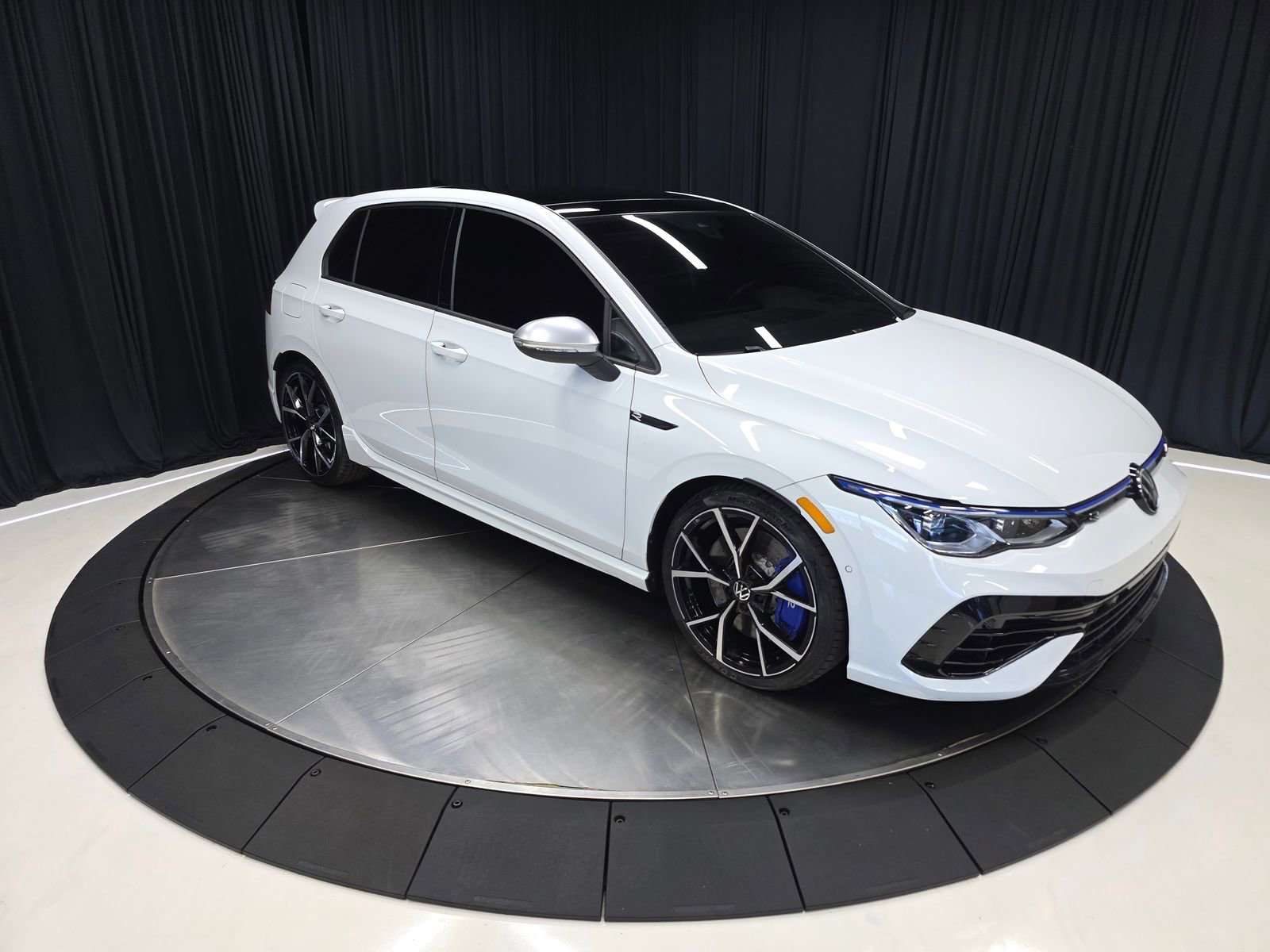 Used 2022 Volkswagen Golf R image 13