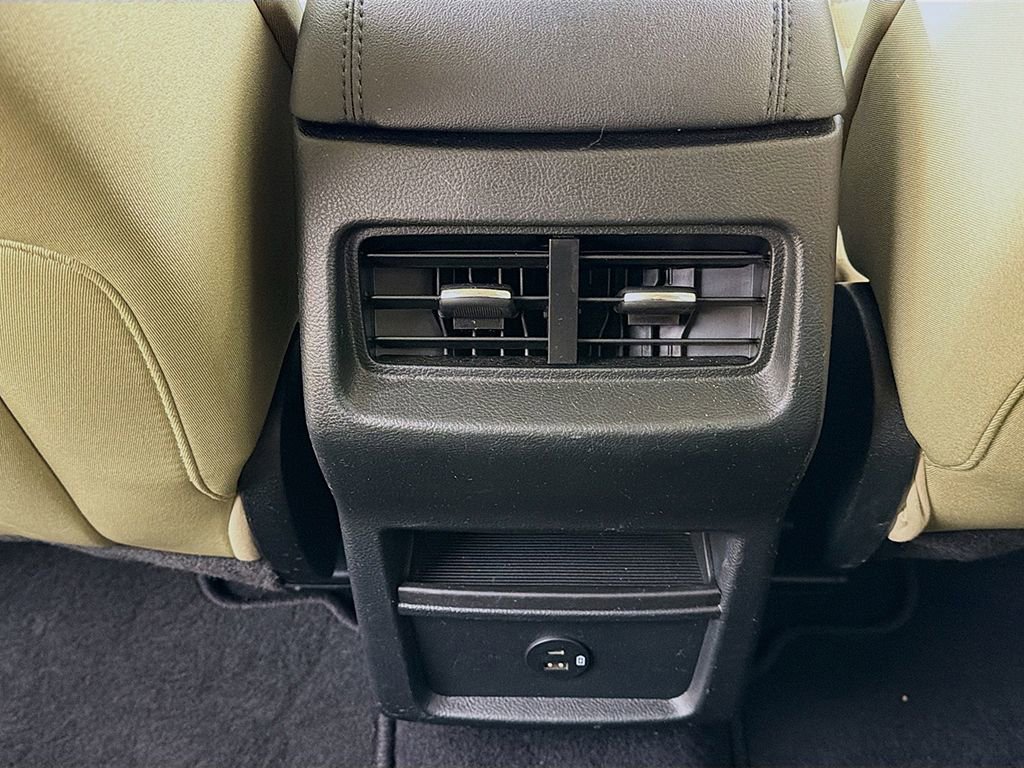 Used 2022 Ford Edge SE image 33
