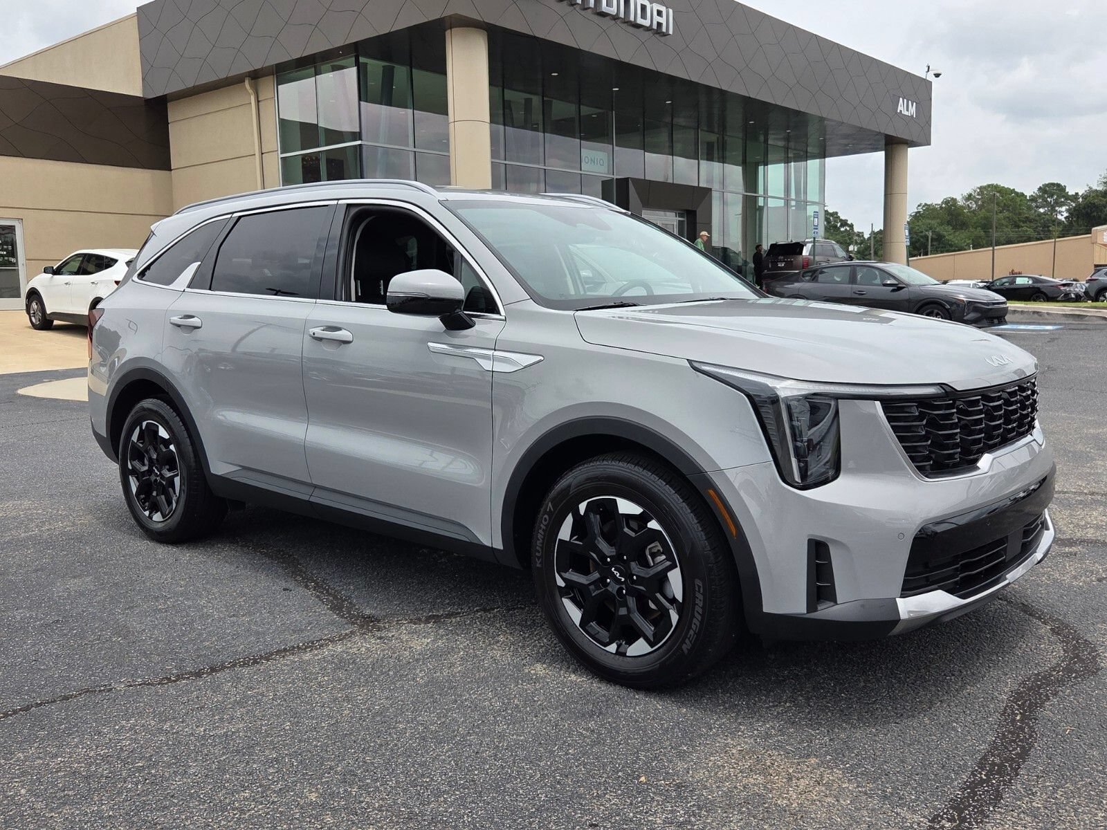 Used 2025 Kia Sorento S FWD video 1