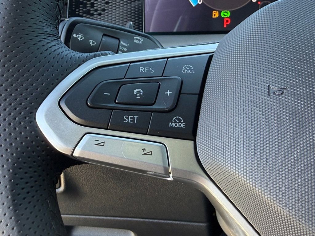 New 2026 Volkswagen Tiguan SE R-Line image 16