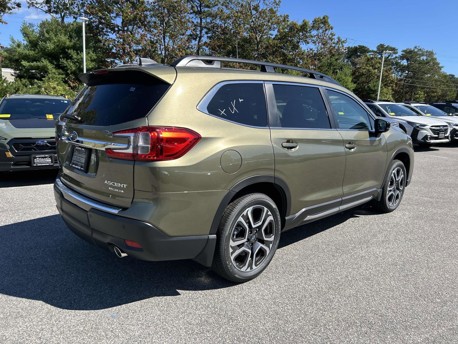 Used 2025 Subaru Ascent Limited AWD/4WD image 3