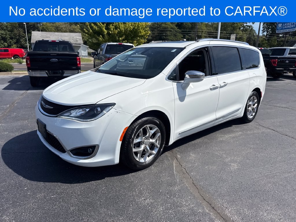 Used 2018 Chrysler Pacifica Limited FWD image 2