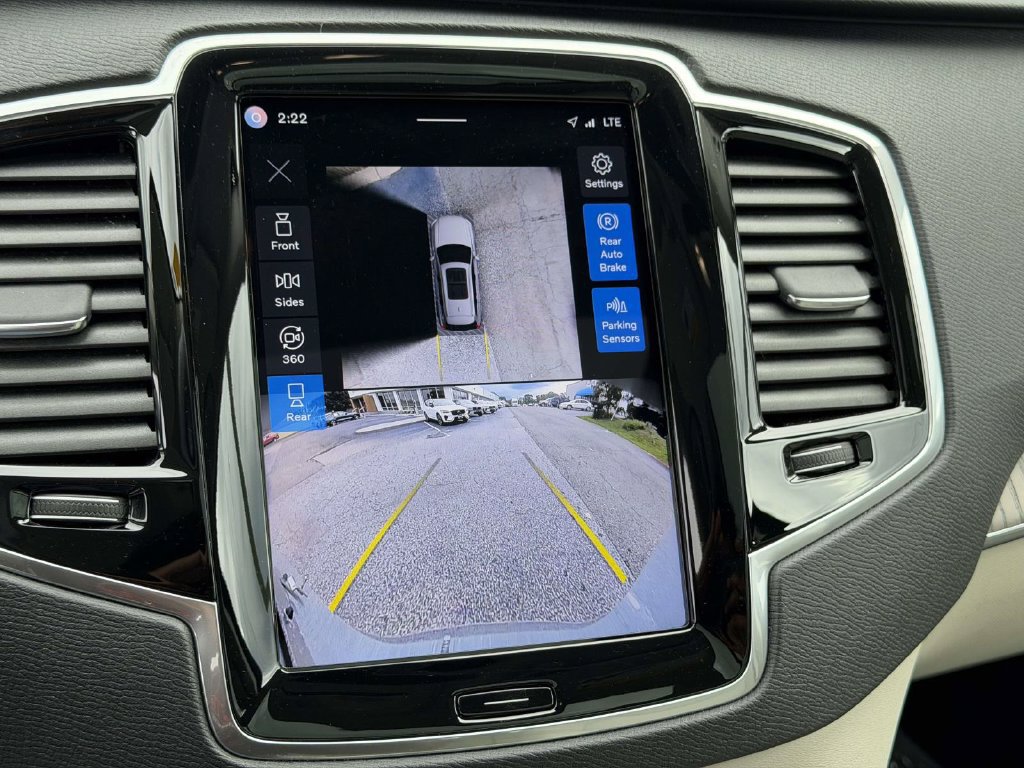 Used 2024 Volvo XC90 B6 Plus AWD/4WD image 4