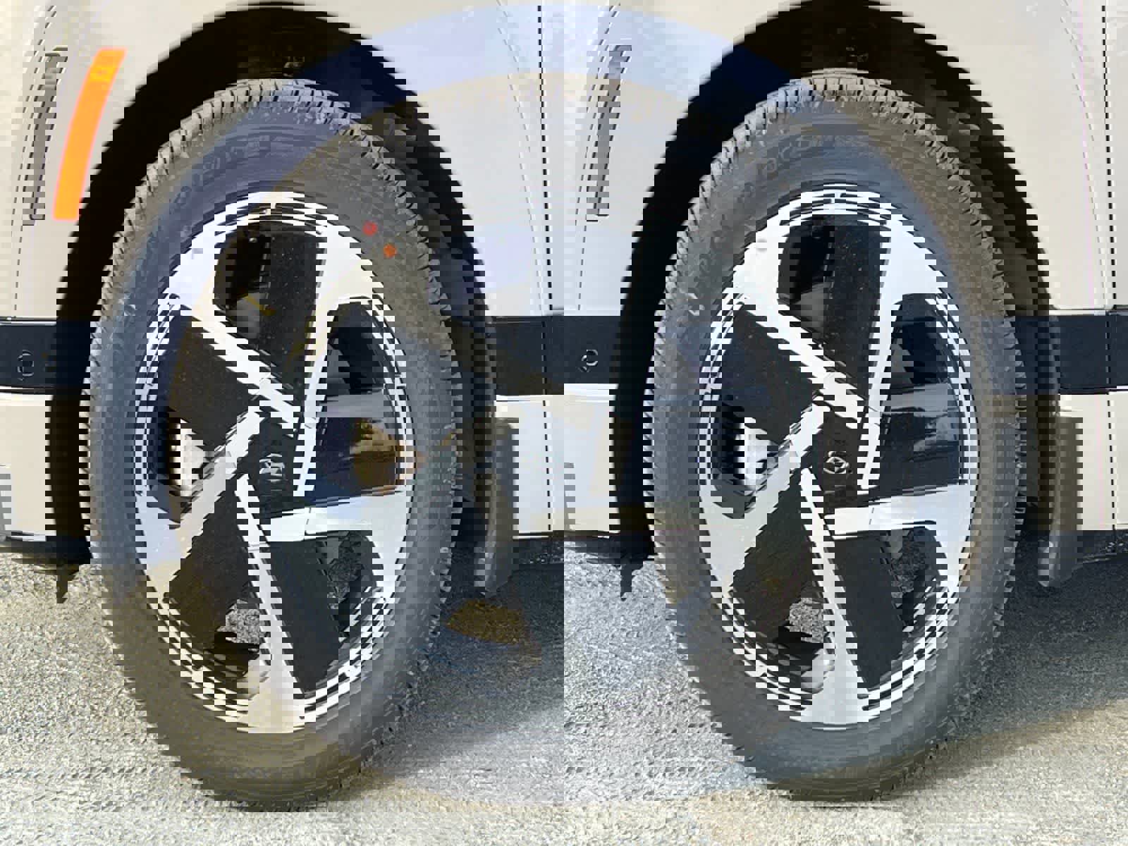 New 2026 Hyundai Ioniq 9 Calligraphy image 27