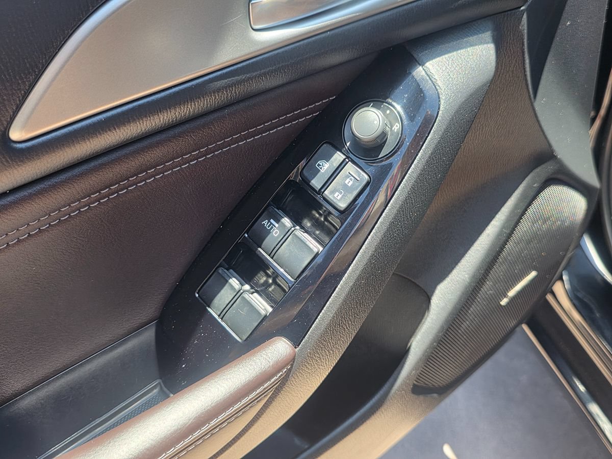 Used 2018 MAZDA MAZDA3 Touring FWD image 26