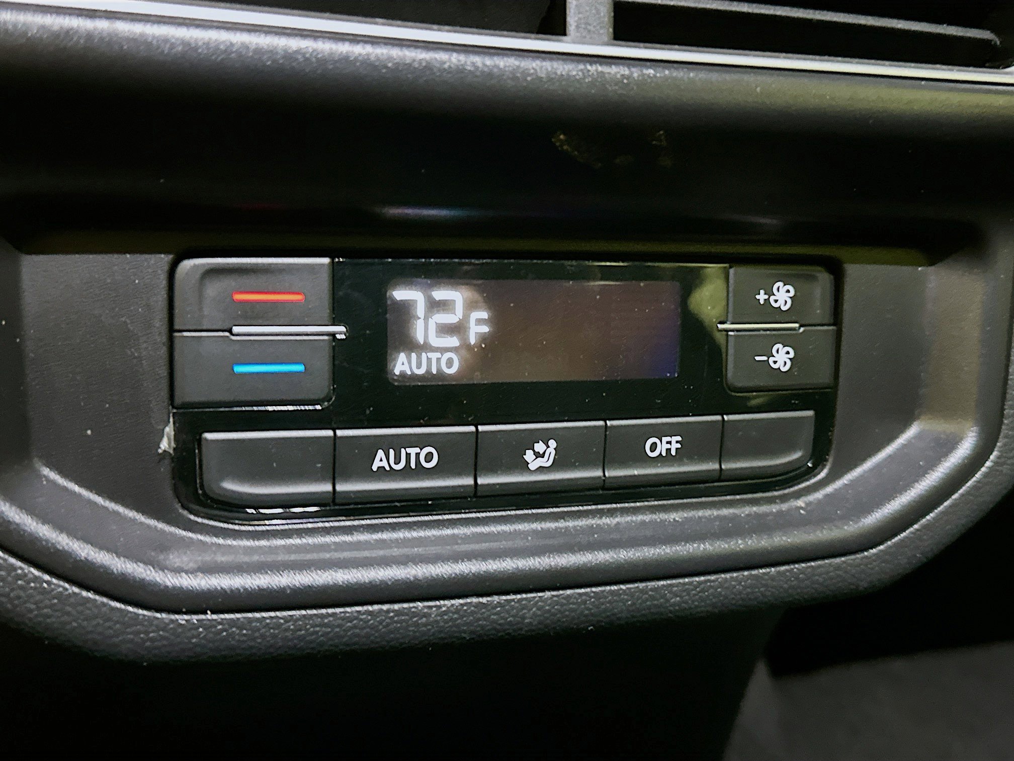 Used 2025 Volkswagen Atlas SE image 26