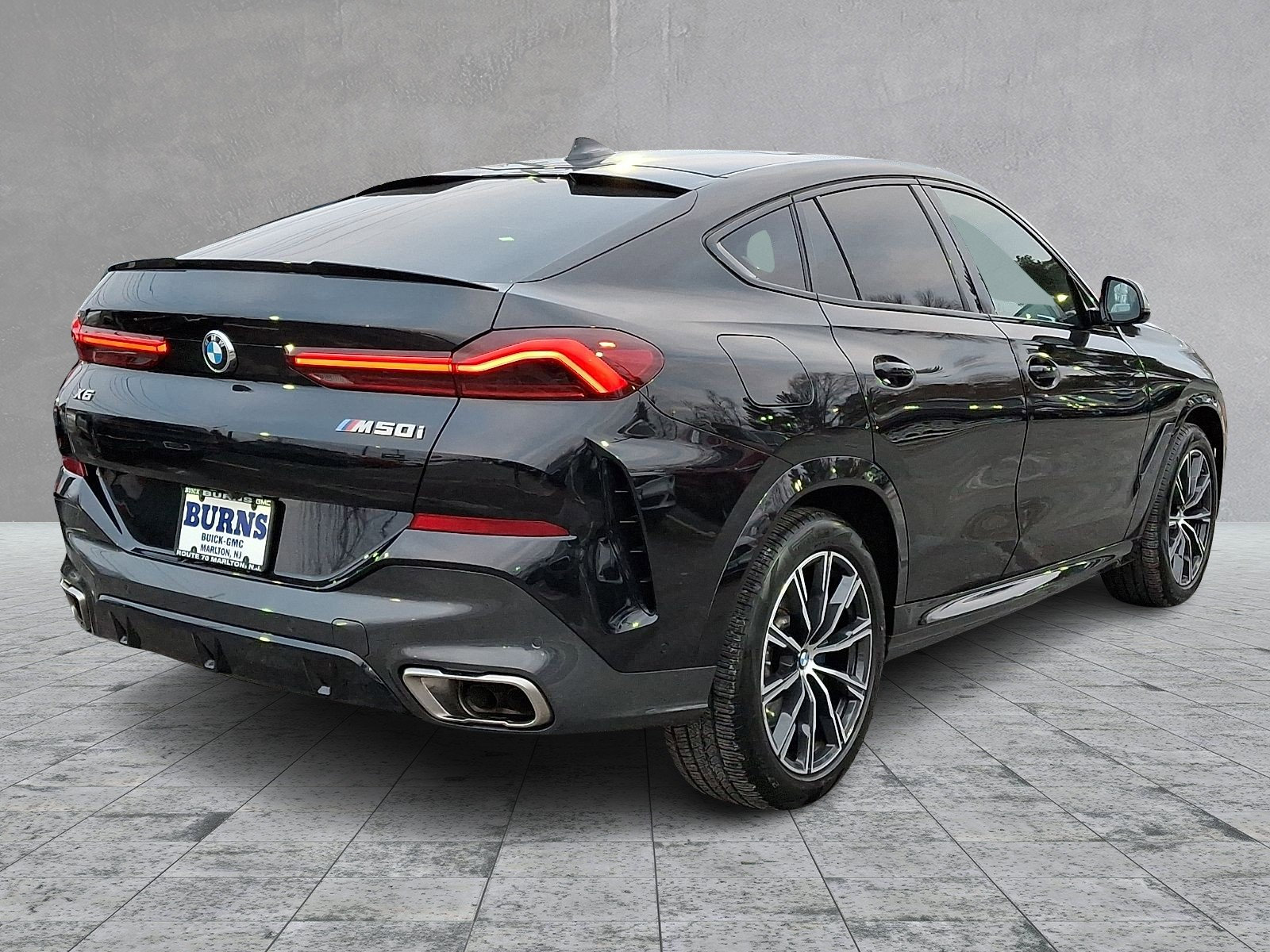 Used 2023 BMW X6 M50i w/ Executive Package image 12