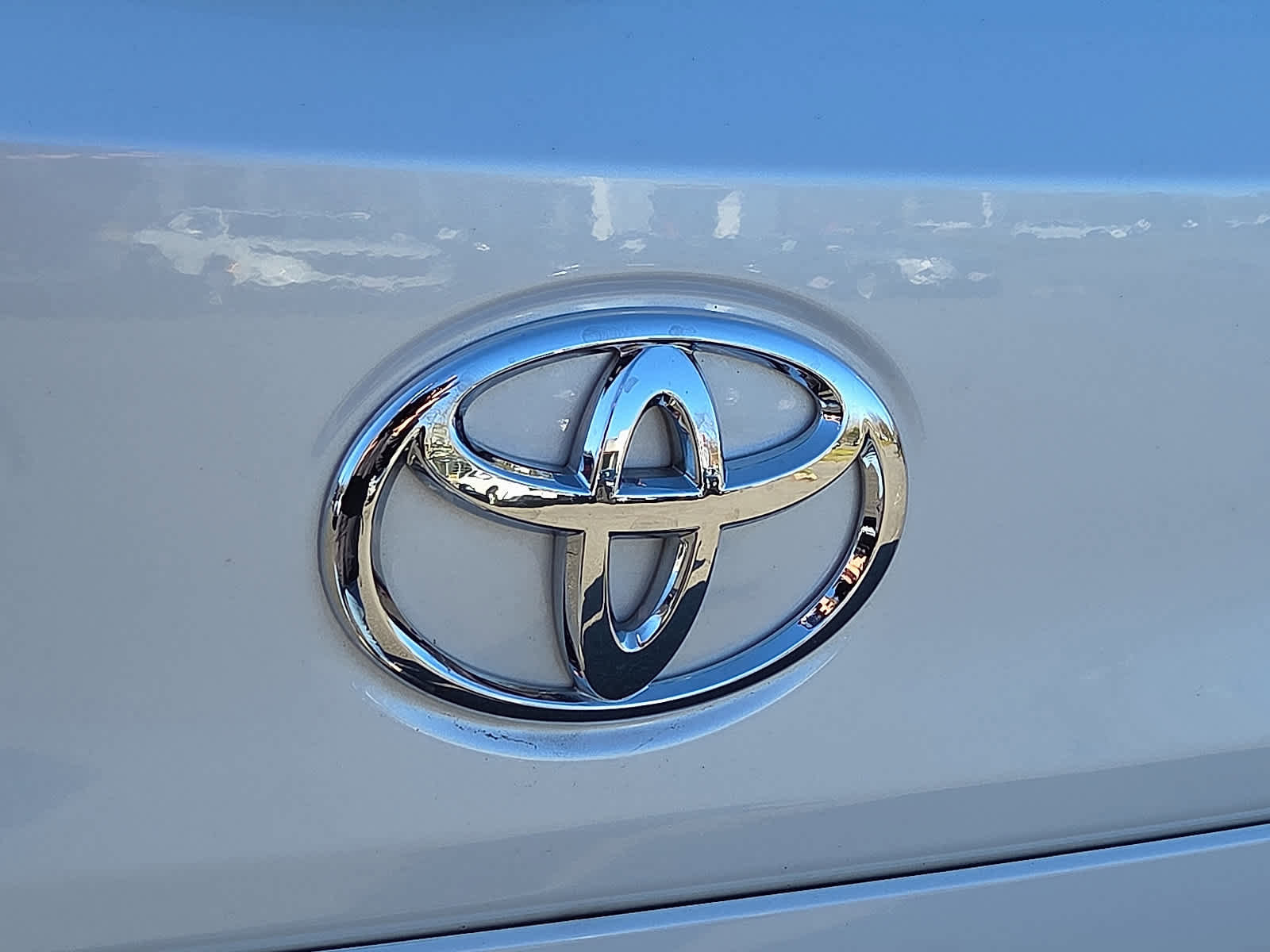 Certified 2022 Toyota Corolla Cross LE image 30